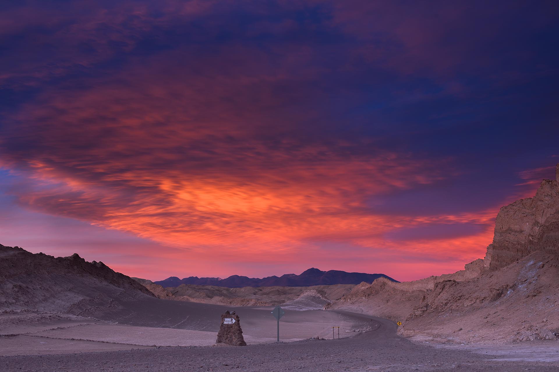 アタカマ砂漠の夕焼け　チリの風景