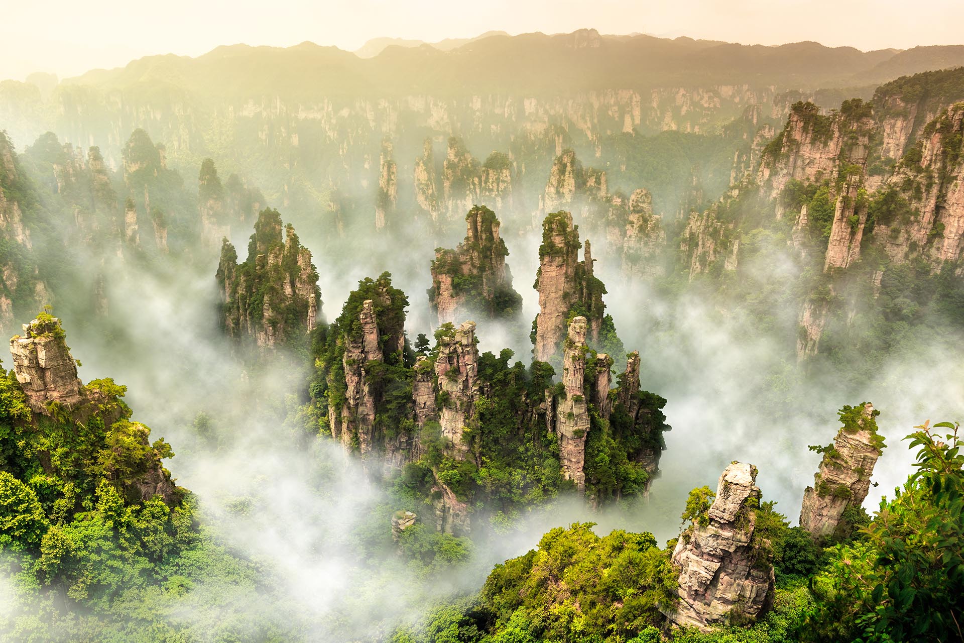 張家界・武陵源の山々　中国の風景
