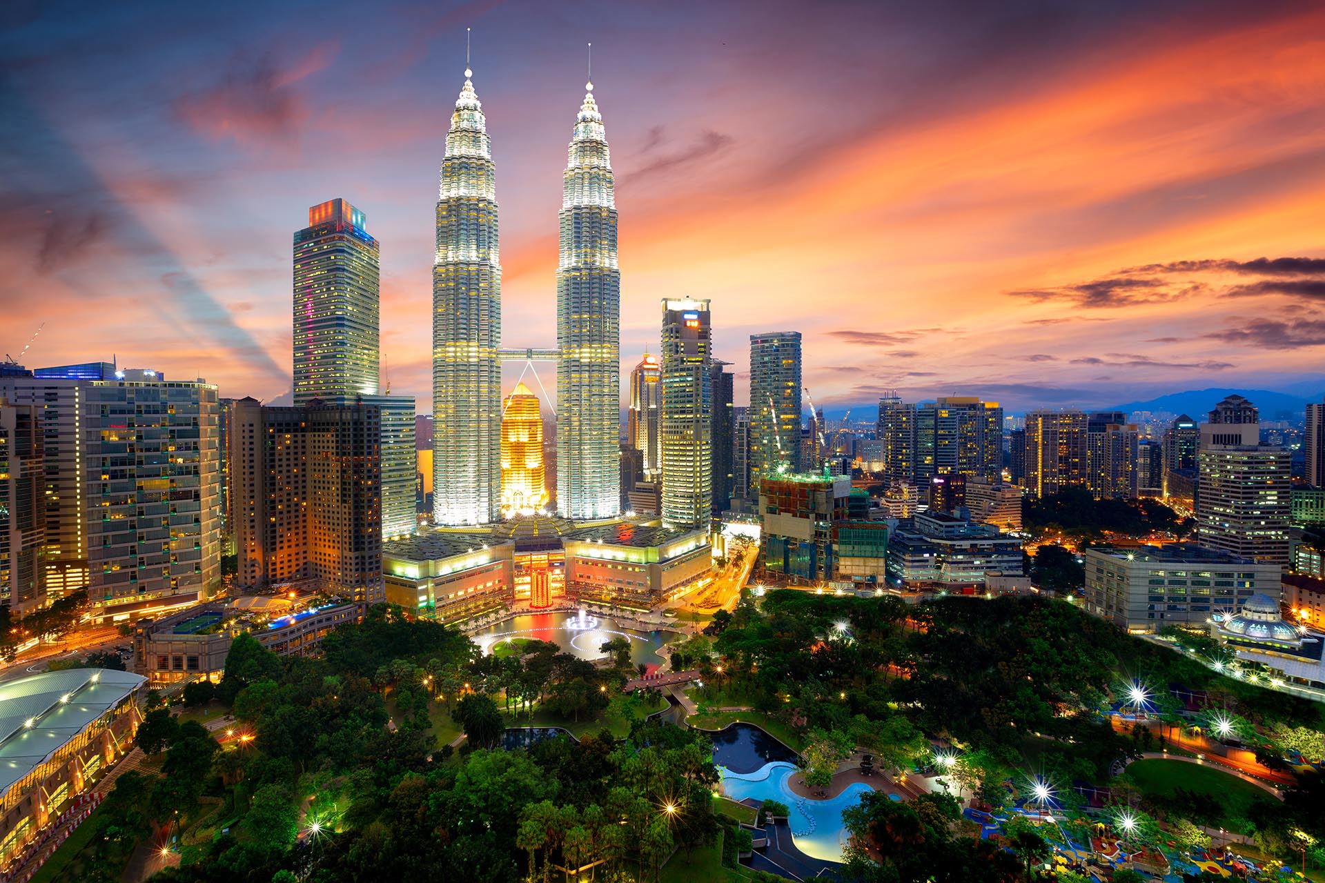 夕暮れのクアラルンプール　マレーシアの風景