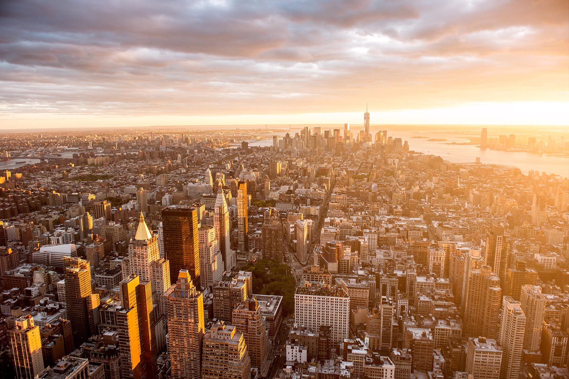 マンハッタンに沈む美しい夕日　ニューヨークの風景