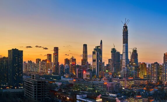 夕暮れの北京の街並み　中国の風景