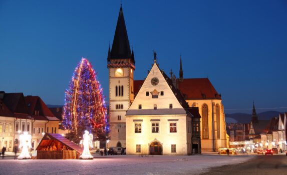 クリスマス・シーズンのバルデヨフ　市庁舎広場　スロバキアの冬の風景