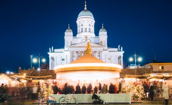 クリスマス・シーズンのヘルシンキの風景　フィンランドの風景　世界のクリスマスの風景