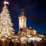 プラハの旧市街広場　クリスマスマーケットの風景　チェコの風景