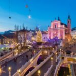 クリスマスシーズンのリュブリャナ　プレシェーレン広場　スロベニアの風景