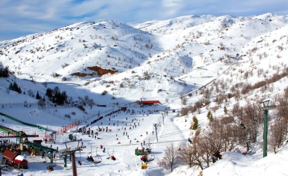 ヘルモン山のスキー場　イスラエルの冬の風景