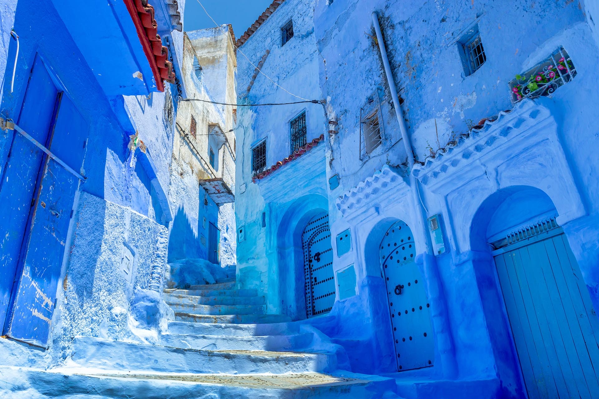 青の街「シャウエン」の路地裏の風景　モロッコの風景