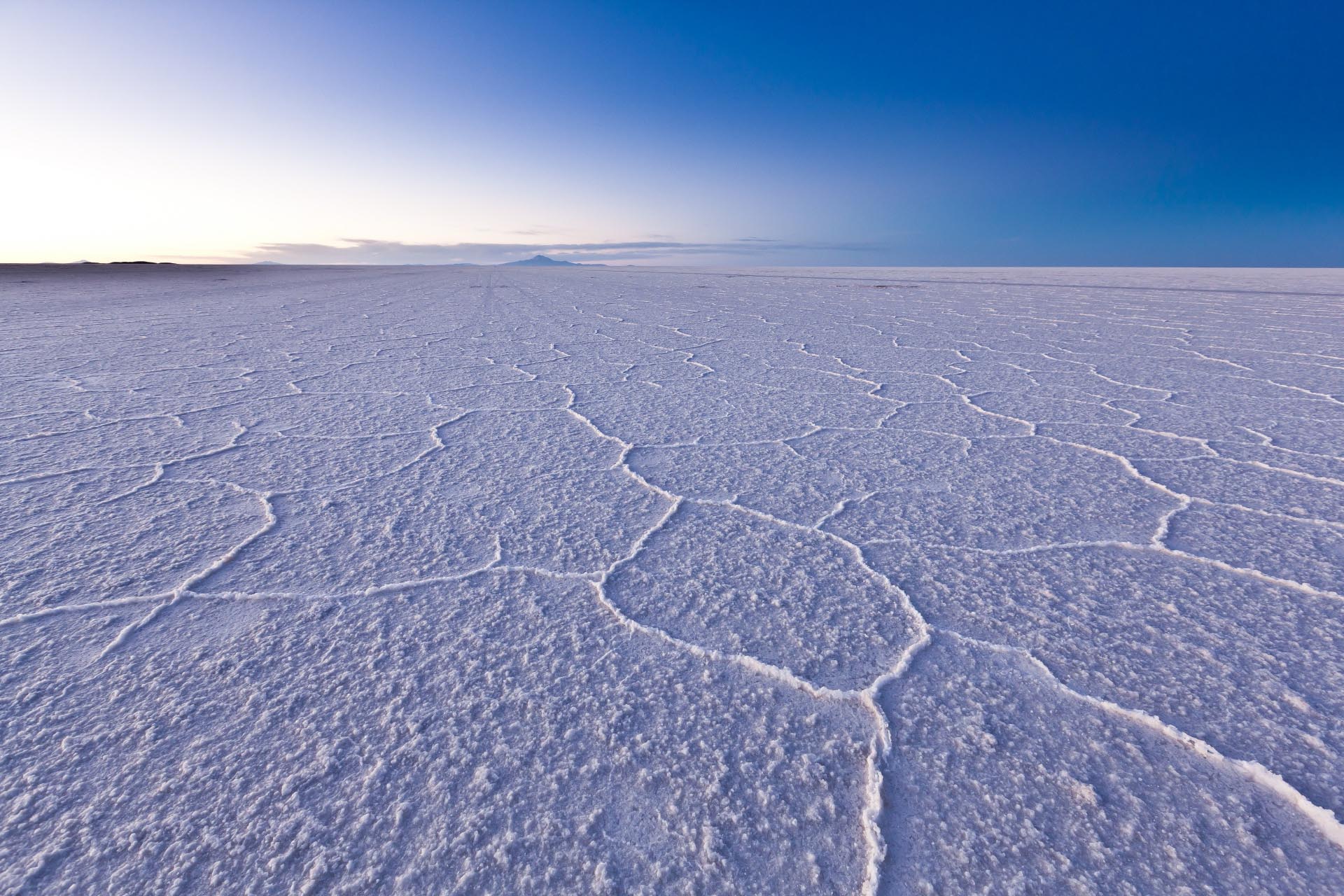 ウユニ塩湖の絶景　ボリビアの風景