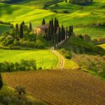 トスカーナの美しい春の風景　イタリアの風景