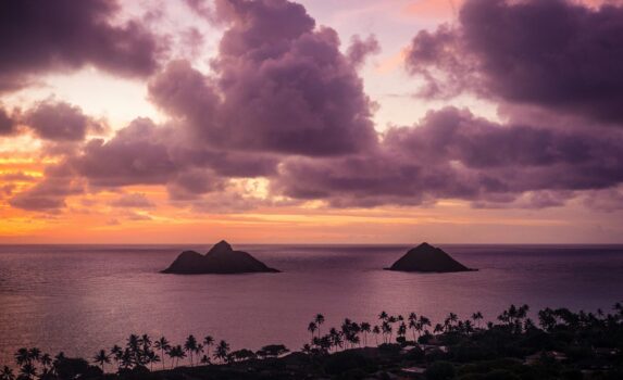 夕暮れのオアフ島　幻想的なハワイの風景　アメリカ合衆国の風景