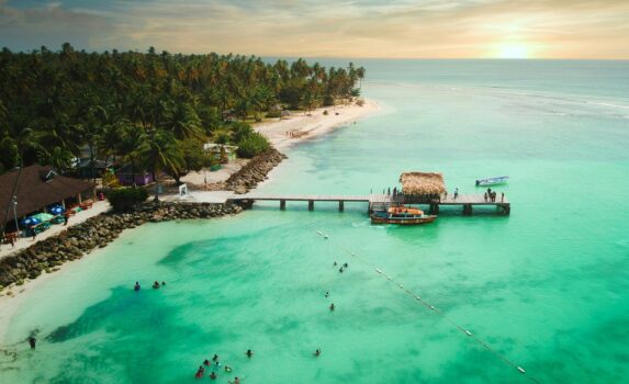 カリブ海の風景　ピジョン・ポイント・ビーチ　トリニダード・トバゴの風景