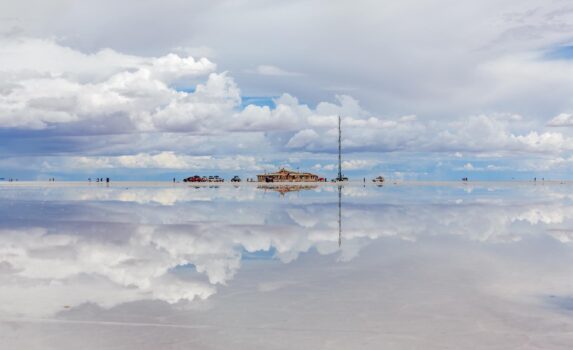 ウユニ塩湖　ボリビアの風景　南米の絶景