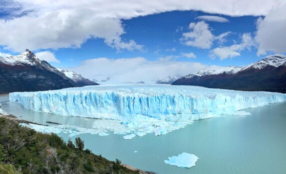 ペリト・モレノ氷河　アルゼンチンの風景
