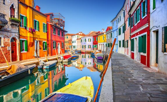 ヴェネツィア　ブラーノ島の風景　イタリアの風景