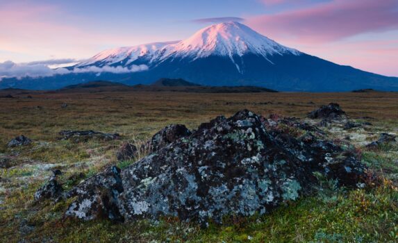 カムチャッカ半島の火山　ロシアの風景