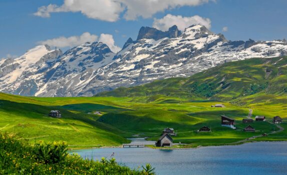 メルヒゼー・フルット　ケルンスの絶景　スイスの風景