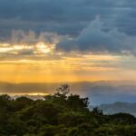 夕暮れのモンテベルデ　コスタリカの風景