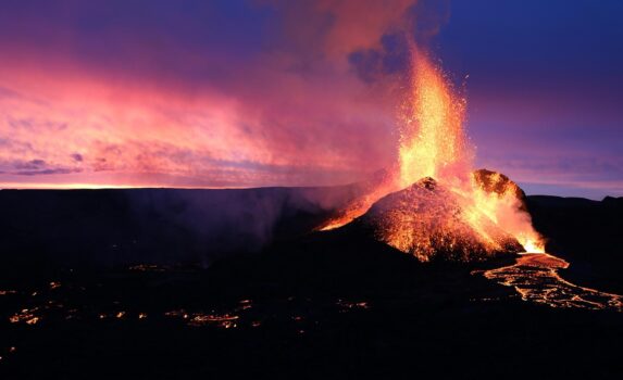 アイスランドの火山「ファグラダルスフィヤル」　アイスランドの風景