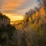秋の夕暮れの風景　アメリカ合衆国の風景　アイオワ州デュビューク郡