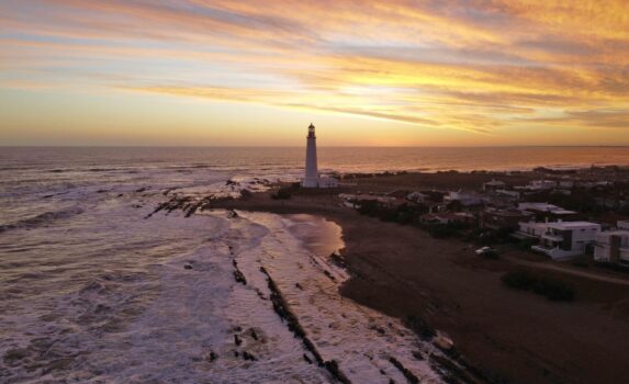 ラ・パロマ・ロチャの夕暮れ　ウルグアイの風景