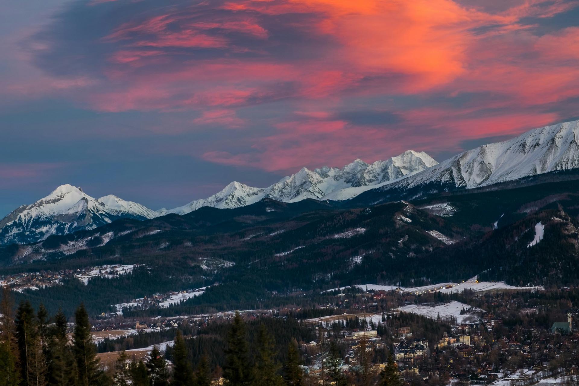 ザコパネの風景　タトラの山並み　ポーランドの風景
