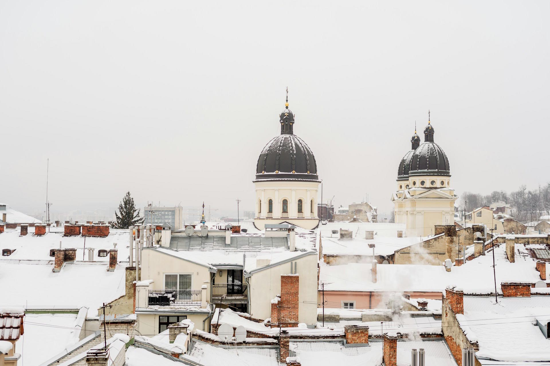 冬のリヴィウの雪景色　冬のウクライナの風景