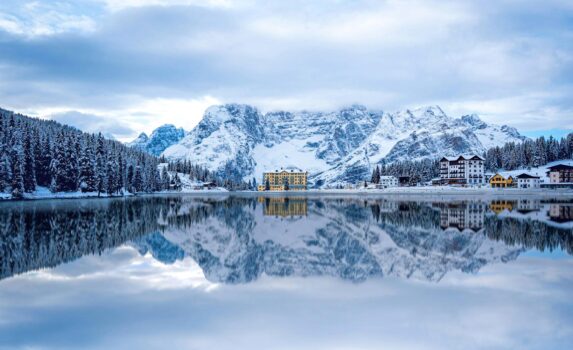 ミズリーナ湖　イタリアの風景