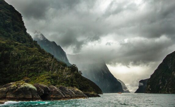 ミルフォード・サウンドの絶景　ニュージーランドの風景