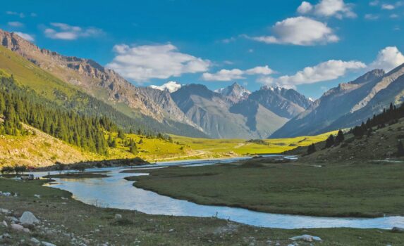 キルギスの絶景　キルギスの風景