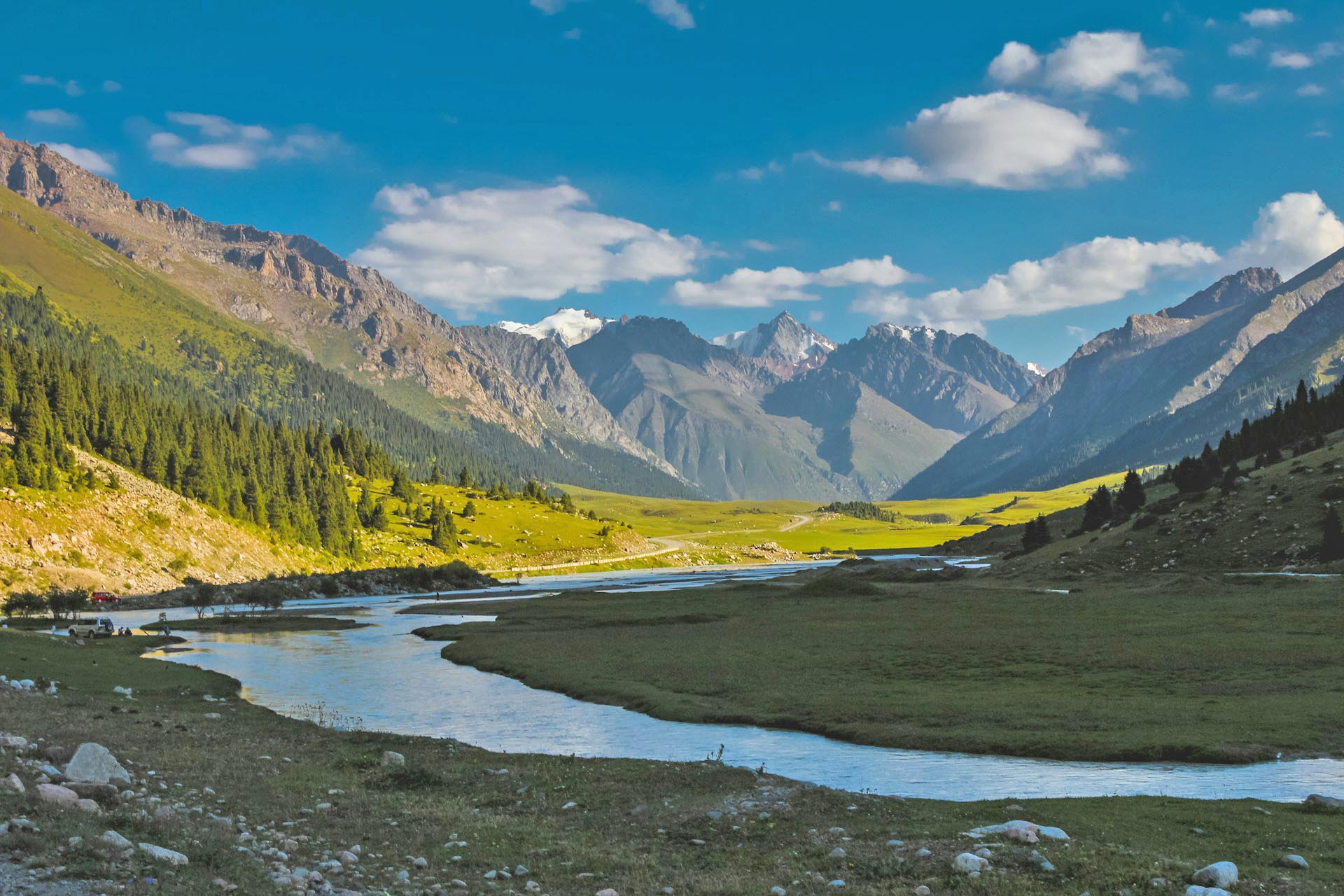 キルギスの絶景　キルギスの風景