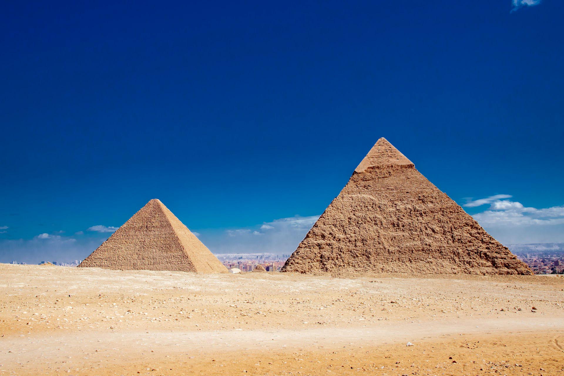 ギザの大ピラミッド　エジプトの風景