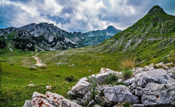 ドゥルミトルの絶景　モンテネグロの風景