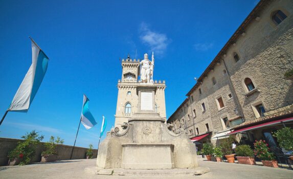 リベルタ広場　サンマリノの風景