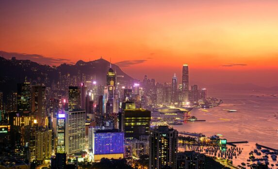 夕暮のビクトリア・ハーバー　香港の風景