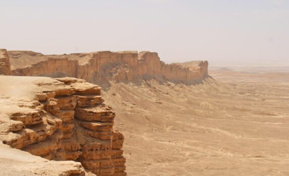 エッジ・オブ・ザ・ワールド　ジェベル・フィハライン　サウジアラビアの風景