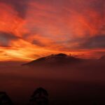 夕焼け空とチクライ山　インドネシアの山　インドネシアの風景
