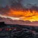 朝焼けとキラウェア火山の溶岩の風景　ハワイの風景