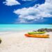 蒼い海と白い砂浜の風景　アンティグア島の風景