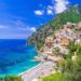 イタリアの美しい海岸沿いの町ポジターノの風景　アマルフィ海岸　イタリアの風景