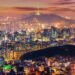ソウルタワーと夕暮れのソウルの街並み　韓国の風景