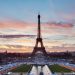 朝のエッフェル塔　早朝のパリの風景